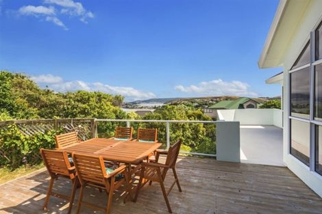 Photo of property in 2 Saint Ives Drive, Camborne, Porirua, 5026
