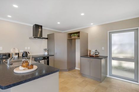 Photo of property in 2 Catlins Glen, Aotea, Porirua, 5024