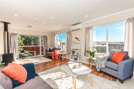 Photo of property in 17 Maracas Crescent, Grenada Village, Wellington, 6037