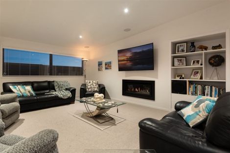 Photo of property in 33 Coast Boulevard, Papamoa Beach, Papamoa, 3118