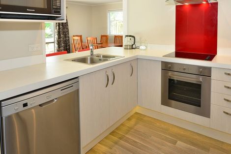 Photo of property in 4 Pahi Place, West Harbour, Auckland, 0618