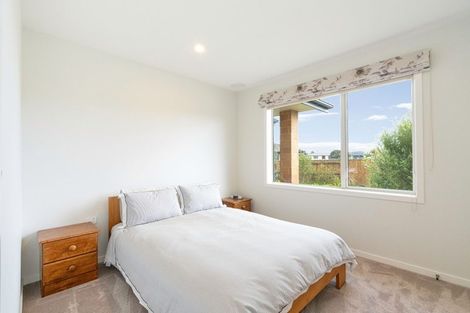 Photo of property in 28 Barry Curtis Place, Levin, 5510