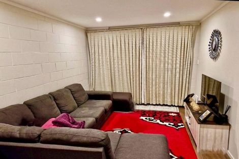 Photo of property in 2/27 St Georges Road, Avondale, Auckland, 0600