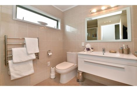 Photo of property in 1/126 Brian Crescent, Stanmore Bay, Whangaparaoa, 0932