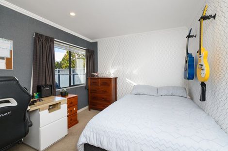 Photo of property in 12 Mana Place, Awapuni, Palmerston North, 4412