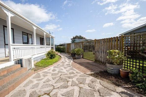 Photo of property in 59 Pipiroa Road, Ngatea, 3503