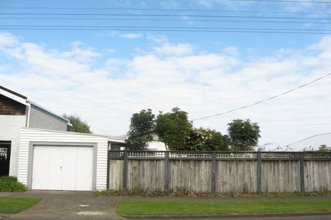 Photo of property in 24 Victoria Road, New Plymouth, 4310