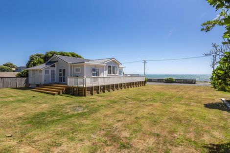 Photo of property in 60 The Parade, Paekakariki, 5034
