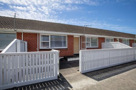 Photo of property in 2/28 Aikmans Road, Merivale, Christchurch, 8014