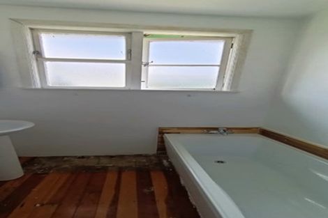 Photo of property in 16 Logie Street, Stokes Valley, Lower Hutt, 5019