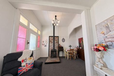 Photo of property in 100 Broadway, Carterton, 5713