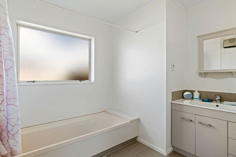 Photo of property in 15 Wishart Crescent, Cromwell, 9310