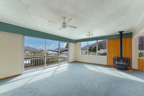 Photo of property in 51a Kent Street, Picton, 7220