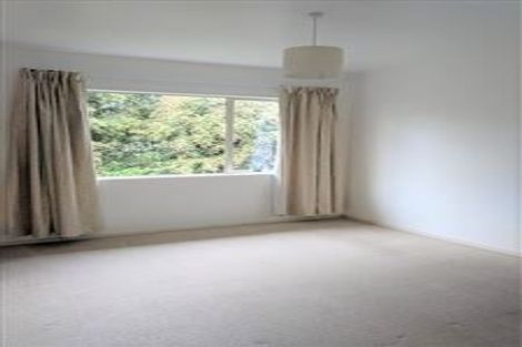 Photo of property in 2/2 East Coast Road, Milford, Auckland, 0620