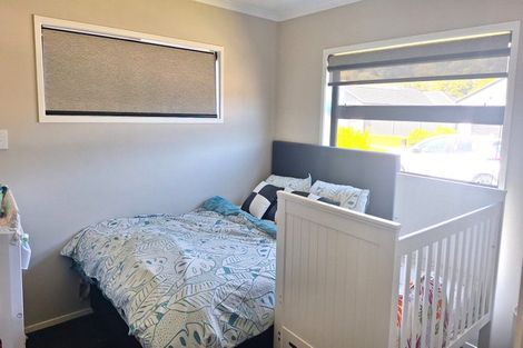 Photo of property in 22 Te Kaeaea Crescent, Wallaceville, Upper Hutt, 5018