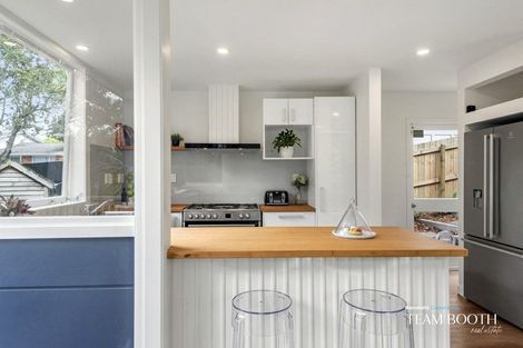 Photo of property in 2/22 Rangatira Road, Birkenhead, Auckland, 0626