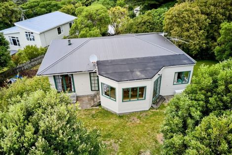 Photo of property in 10 Kapekape Place, Pukerua Bay, 5026