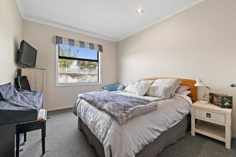 Photo of property in 11 Links Drive, Waiwhakaiho, New Plymouth, 4312