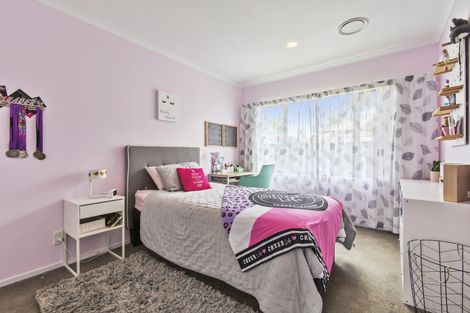 Photo of property in 25 Girvan Terrace, Wattle Downs, Auckland, 2103