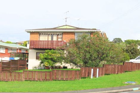 Photo of property in 2/9 Red Beach Road, Red Beach, 0932