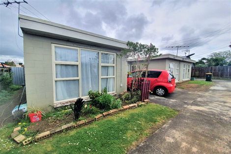 Photo of property in 15 Grande Vue Road, Papatoetoe, Auckland, 2025