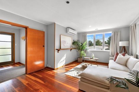 Photo of property in 1a Ward Place, Marfell, New Plymouth, 4310