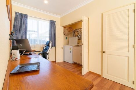 Photo of property in 6 Hinau Street, Tawa, Wellington, 5028