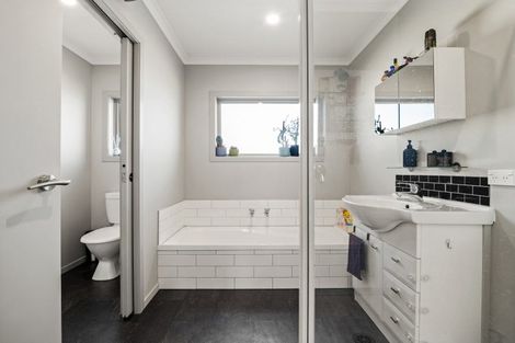 Photo of property in 122 Henry Street, Waikouaiti, 9510