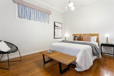 Photo of property in 1/211 Onewa Road, Birkenhead, Auckland, 0626