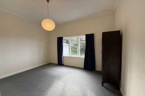 Photo of property in 22 Dorking Road, Brooklyn, Wellington, 6021
