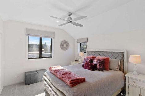 Photo of property in 2/218 Springfield Road, St Albans, Christchurch, 8014