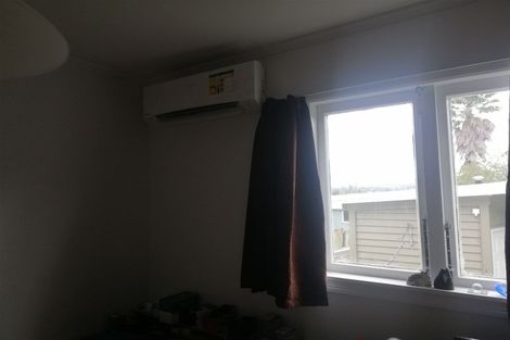 Photo of property in 3 Pleasant Road, Glen Eden, Auckland, 0602