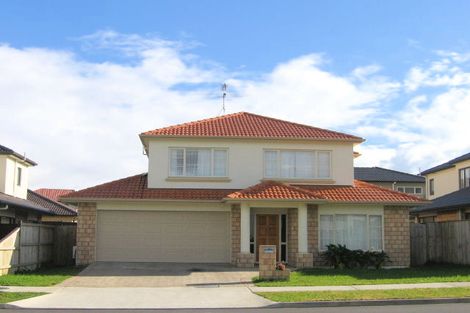 Photo of property in 111 Wayne Francis Drive, Flat Bush, Auckland, 2016