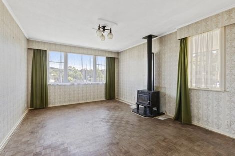 Photo of property in 2 Lowry Crescent, Stokes Valley, Lower Hutt, 5019