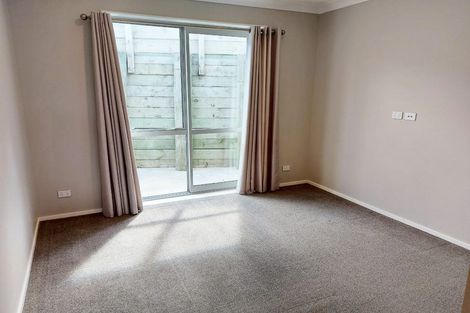 Photo of property in 31 Percy Kinsman Crescent, Riverstone Terraces, Upper Hutt, 5018