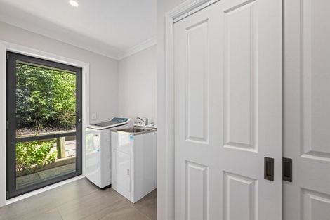 Photo of property in 6 West Terrace, Picton, 7220