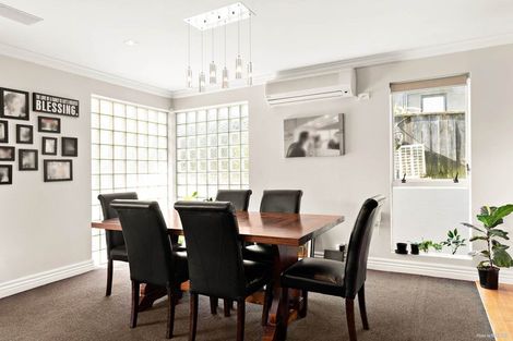 Photo of property in 8a Oteha Valley Road, Northcross, Auckland, 0632