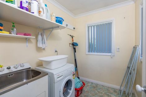 Photo of property in 38 Balmoral Drive, Hilltop, Taupo, 3330