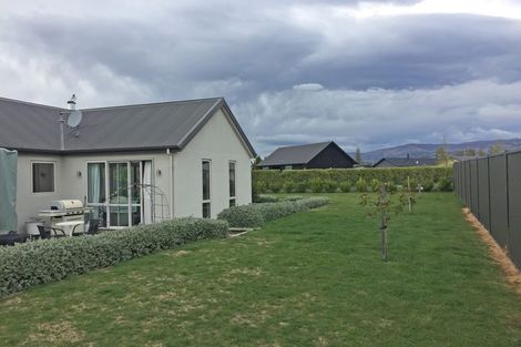 Photo of property in 9 Marbleleaf Lane, Albert Town, Wanaka, 9305