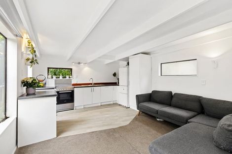 Photo of property in 63 Elmslie Road, Pinehaven, Upper Hutt, 5019