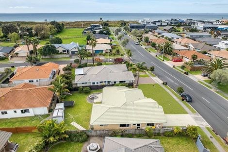 Photo of property in 16 Sandhurst Drive, Papamoa Beach, Papamoa, 3118