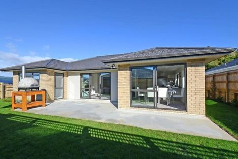 Photo of property in 89 Riverstone Drive, Riverstone Terraces, Upper Hutt, 5018