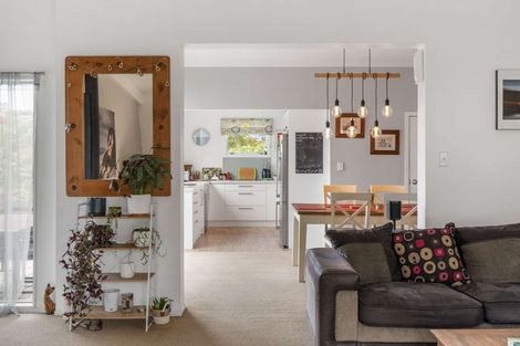 Photo of property in 15 Frankley Road, Westown, New Plymouth, 4310