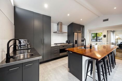 Photo of property in 30 Knighton Road, Hillcrest, Hamilton, 3216