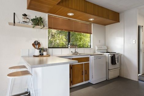 Photo of property in 23 Cheltenham Terrace, Newlands, Wellington, 6037