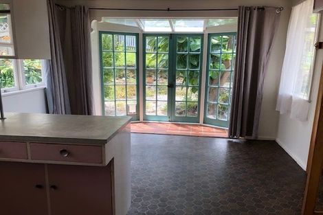 Photo of property in 4 Bevyn Street, Castor Bay, Auckland, 0620