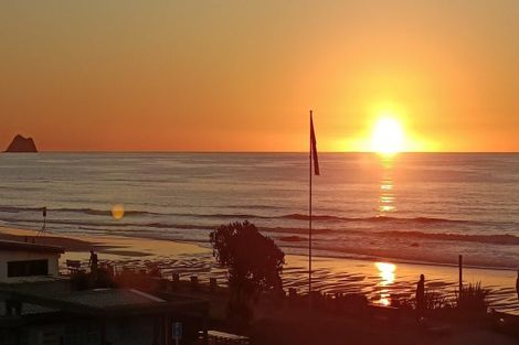 Photo of property in Weekeston Apartments, 2 Nobs Line, Strandon, New Plymouth, 4312