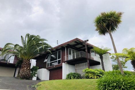 Photo of property in 1/11 Parr Terrace, Castor Bay, Auckland, 0620