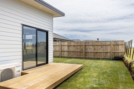 Photo of property in 72 Aratapu Street, Waitara, 4320