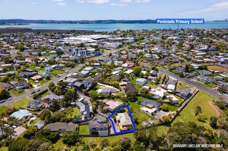 Photo of property in 13a Wharf Road, Te Atatu Peninsula, Auckland, 0610